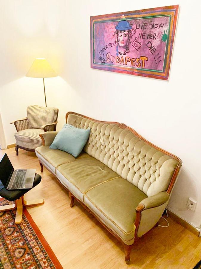Cargo Rooms And Apartment Budapest Extérieur photo
